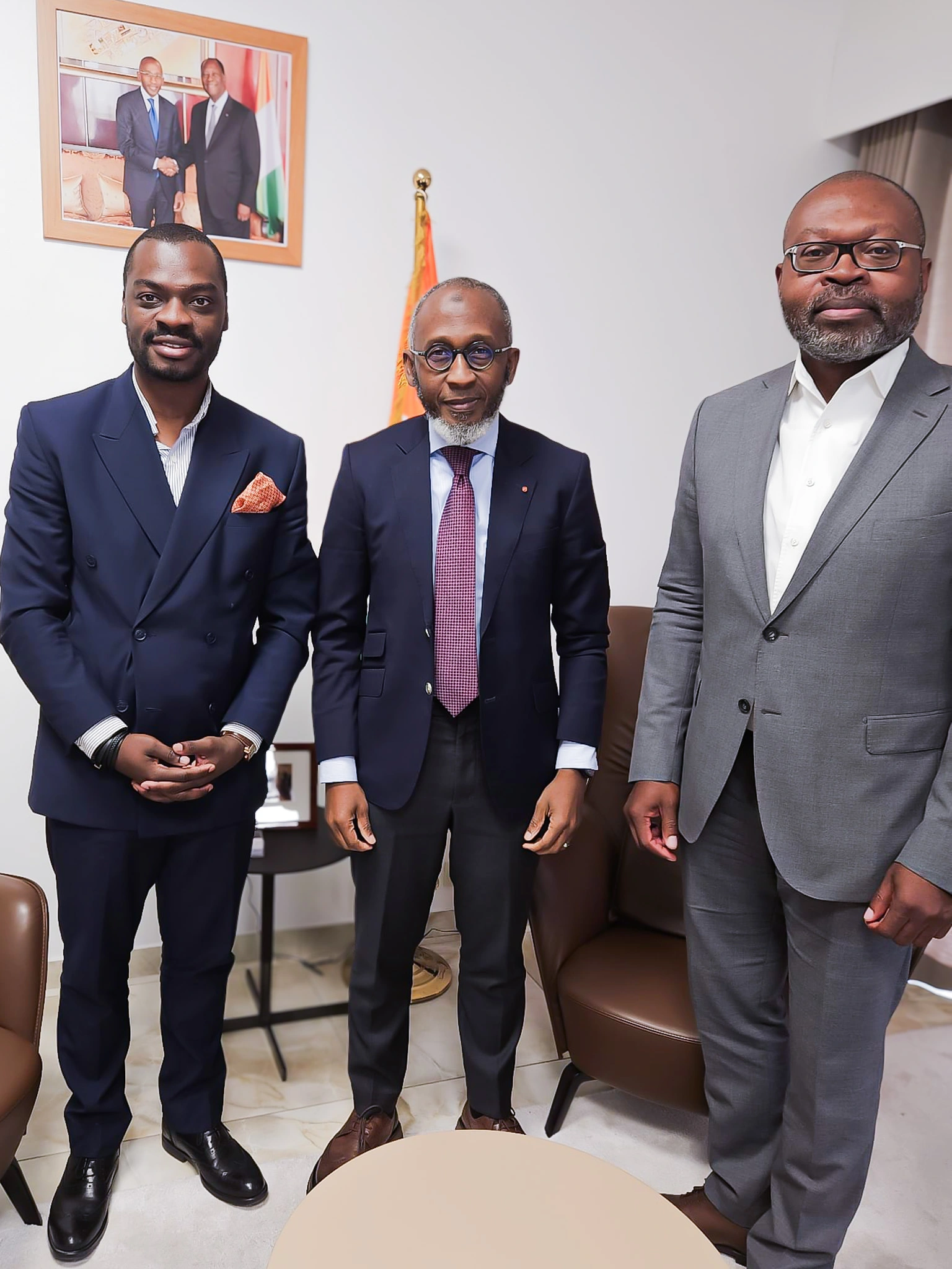 Adebissi Djogan, Viwanou Gnassounou avec l'ambassadeur Abou Dosso